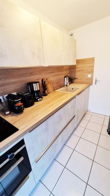 Appartement 63 M2, Tout Confort, Climatise. سان سيبريان المظهر الخارجي الصورة