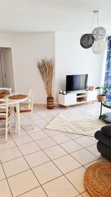 Appartement 63 M2, Tout Confort, Climatise. سان سيبريان المظهر الخارجي الصورة